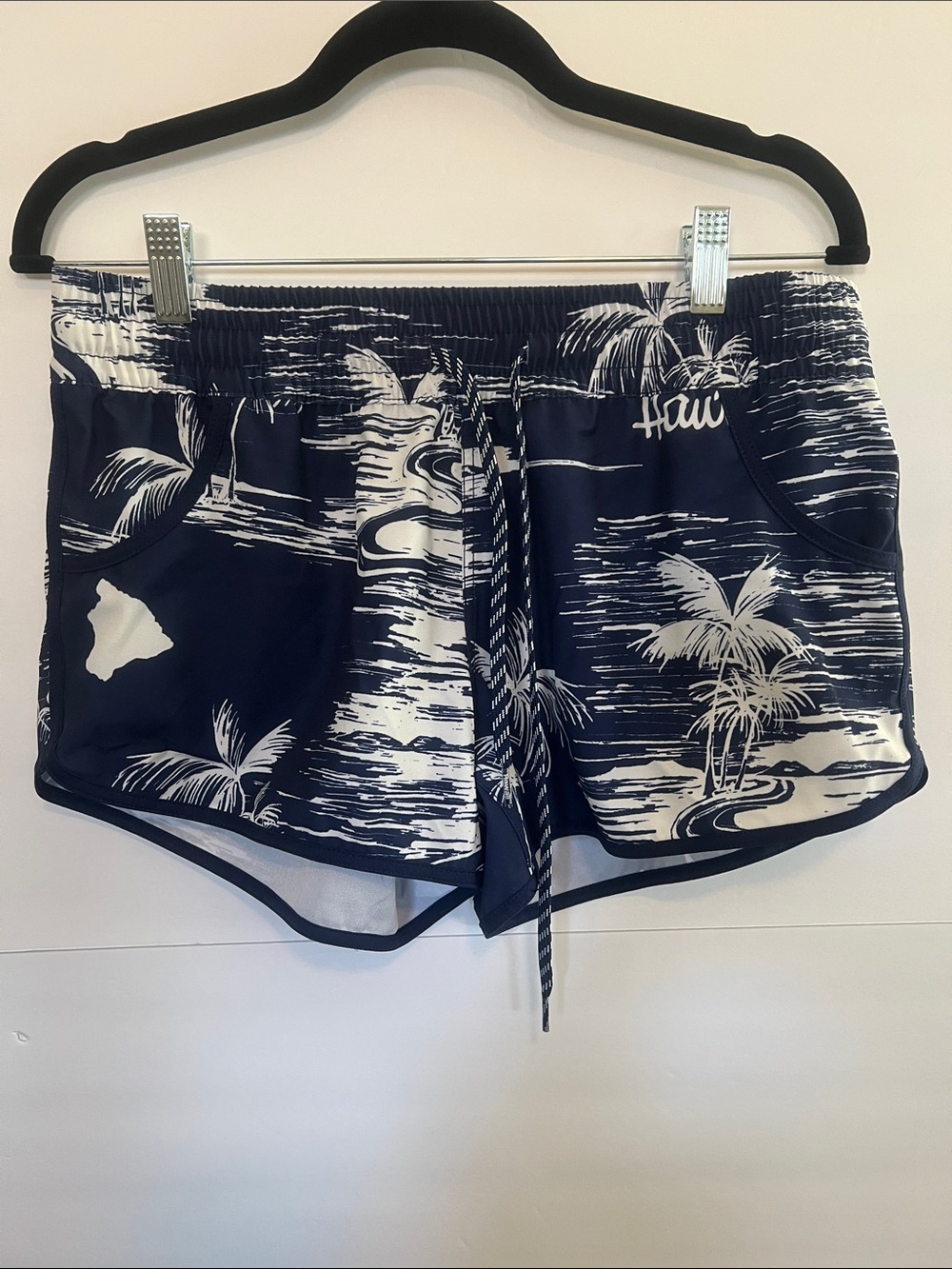 Favant Women's Navy & White Tropical Athletic Shorts, Size Large